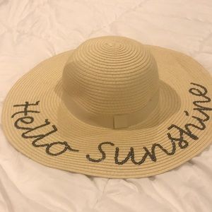 Hello Sunshine Beach Hat! NWOT